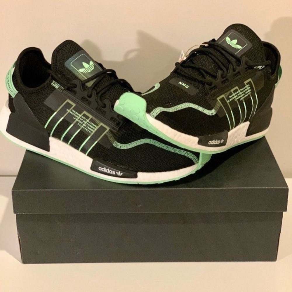 Adidas Men's NMD R1 V2 GW4709